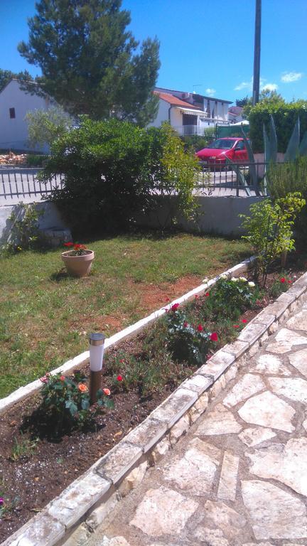 Apartment Basic Petrčane Kültér fotó